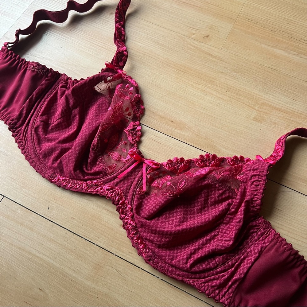 Prima Donna 💓 Size 34D Women’s Lacey Bra/Bralette, Maroon with Hot Pink Detail